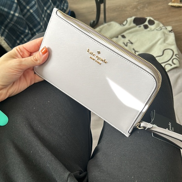 NWT kate spade wristlet - Picture 5 of 5